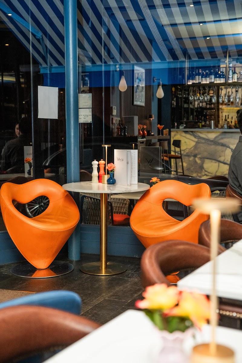 Walton Cafe (Breakfast, Lunch & Dinner)